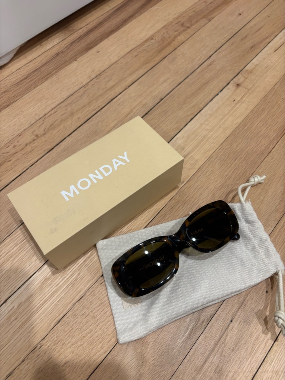 Monday Swimwear Tortoiseshell Rectangular Sunglasses - Brown
